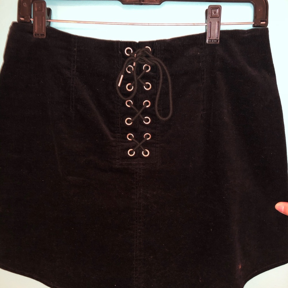 Felt, ribbed, black mini skirt FOREVER 21!!